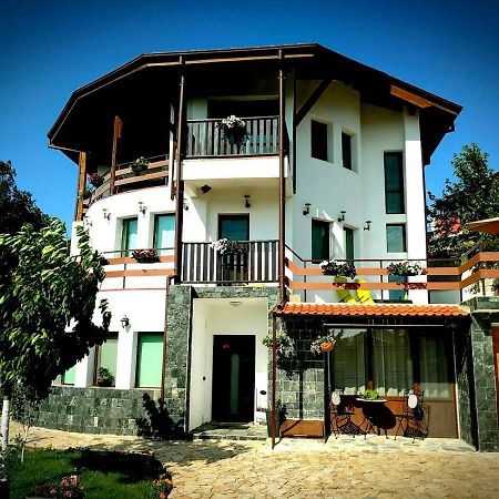 Apartments In Golden Sands Park Near The Sea Varna Exterior photo